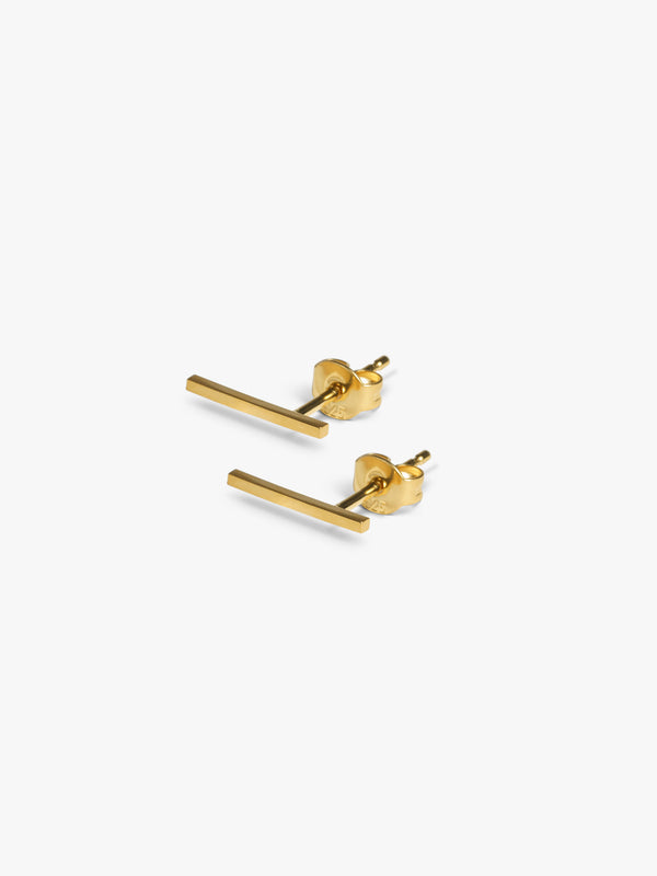Frontier earring gold, made by The Boyscouts.